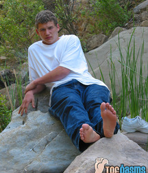 Bucky Dirty Feet 5be071e096a0e.jpg