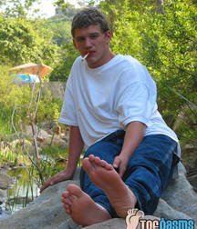 Bucky Dirty Feet 5be071e2a8200.jpg