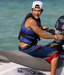 Austin Mahone Shirtless HD 5be30c881b72a.jpg