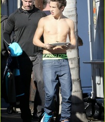 Austin Mahone Shirtless HD 5be30d53ef75a.jpg