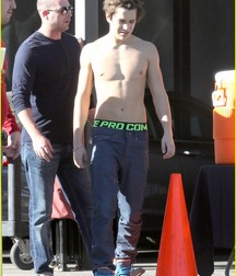Austin Mahone Shirtless HD 5be30d56c7df2.jpg