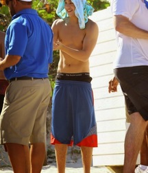 Austin Mahone Shirtless HD 5be30d8bc91ac.jpg