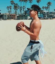 Austin Mahone Shirtless HD 5be30d9c1cd0e.jpg