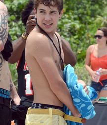 Austin Mahone Shirtless HD 5be30da9ba1c3.jpg