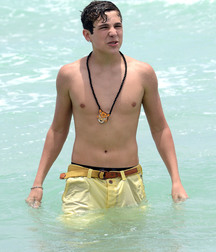Austin Mahone Shirtless HD 5be30db613f37.jpg