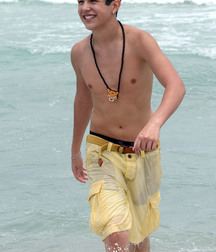 Austin Mahone Shirtless HD 5be30dbc4b88a.jpg