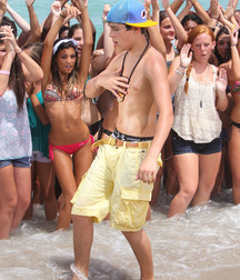 Austin Mahone Shirtless HD 5be30de8987e8.jpg