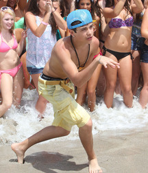 Austin Mahone Shirtless HD 5be30dec9fbba.jpg