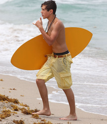Austin Mahone Shirtless HD 5be30defcdad9.jpg