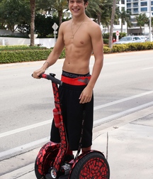 Austin Mahone Shirtless HD 5be30e230c33a.jpg