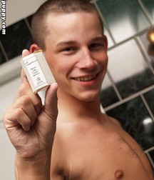 Bjorn Strips off his Socks and Shaves 5c2115779ebce.jpg