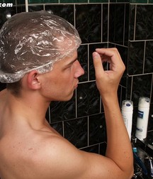 Bjorn Strips off his Socks and Shaves 5c21158da5517.jpg
