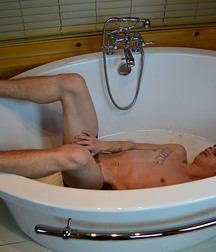 Hunter Sykes  Piss Solo 5c52fda5ec214.jpg