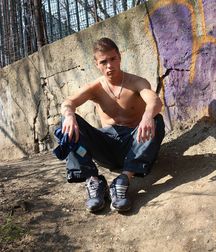 Dan Sporty Feet JO 5cf28e3a1a936.jpg