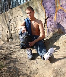 Dan Sporty Feet JO 5cf28e53b3eb8.jpg