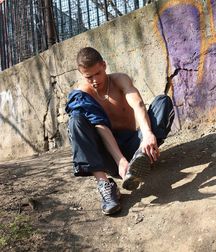 Dan Sporty Feet JO 5cf28e7c77233.jpg