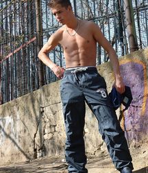 Dan Sporty Feet JO 5cf28e8d4712f.jpg