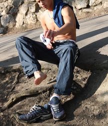 Dan Sporty Feet JO 5cf28f6c39a9b.jpg