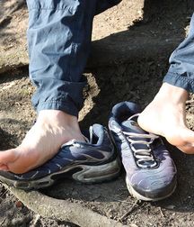 Dan Sporty Feet JO 5cf28f83d86c5.jpg