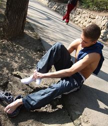 Dan Sporty Feet JO 5cf28f973933c.jpg
