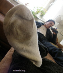 Master Robert Dirty White Socks 5d3ee3df392b7.jpg