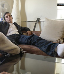 Master Robert Dirty White Socks 5d3ee42109fd9.jpg