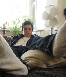 Master Robert Dirty White Socks 5d3ee44de53e4.jpg