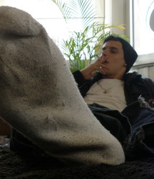 Master Robert Dirty White Socks 5d3ee4811acf3.jpg