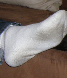 Master Robert Dirty White Socks 5d3ee4e1ab978.jpg
