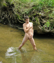 Gregor Bortel Pisses 5dc5a84ac6844.jpg