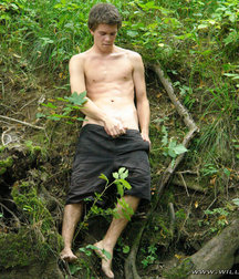 Gregor Bortel Pisses 5dc5a8b2f0879.jpg