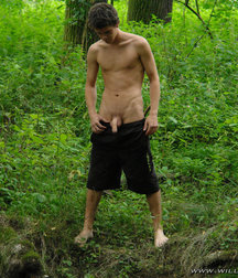 Gregor Bortel Pisses 5dc5a8d405cf7.jpg