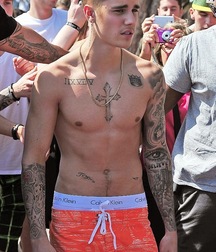 Justin Bieber Saggin 5dd984ff7cc64.jpg