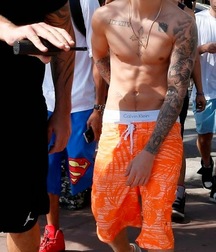 Justin Bieber Saggin 5dd985078260e.jpg