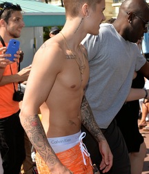 Justin Bieber Saggin 5dd9851519bb0.jpg