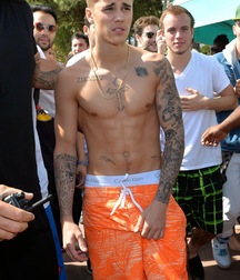 Justin Bieber Saggin 5dd9851d6fff0.jpg