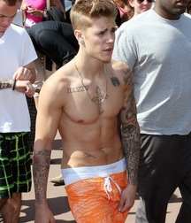 Justin Bieber Saggin 5dd9853287d31.jpg