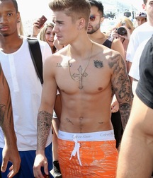 Justin Bieber Saggin 5dd9853c0258f.jpg