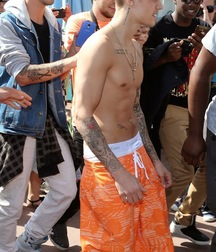 Justin Bieber Saggin 5dd98542e76ba.jpg