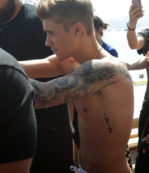 Justin Bieber Saggin 5dd98545ebeab.jpg