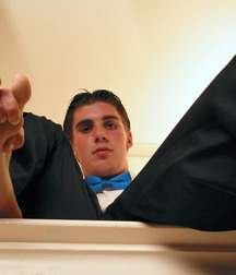 Evan Heinze tux 5dea5e094332e.jpg