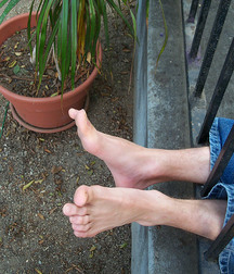 Ian Madrox White Socks 5df8c402c69e6.jpg