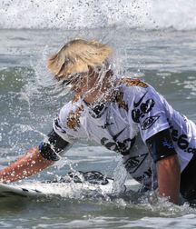 Surfers Party  5b196b25c2a7c.jpg