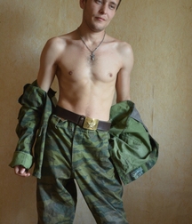 Russian solldier 5b1f9ee318e0c.jpg