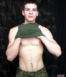 Russian solldier  5b69343d15418.jpg