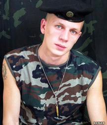 Real russian soldier 5b69351dd31bf.jpg