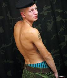 Real russian soldier 5b69352ed24a3.jpg