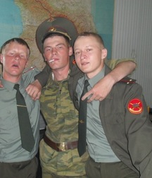 Real russian soldier.SMOKING  5b695536bd771.jpg