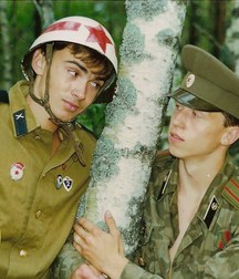 officer and soldier 5b6aa2957fdd9.jpg