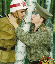 officer and soldier 5b6aa298299d4.jpg